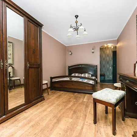 Apartment On Cheliabinska 19 Kyiv Exterior photo