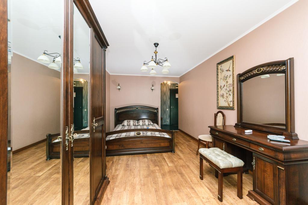 On Cheliabinska 19 Apartment Kyiv